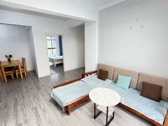 武汉洪山珞狮南路可短租月付 瑞湖天地 精装两房 带大露台可养宠物华中农业大学出租房源真实图片