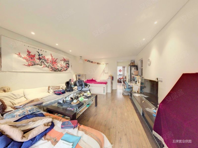 高新三小三初 板式小高层 精装三居室 诚心出售