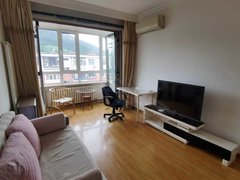 大连西岗石道街白云雁水门口一室一厅精装修家具家电齐全下楼多条公交车近地利出租房源真实图片
