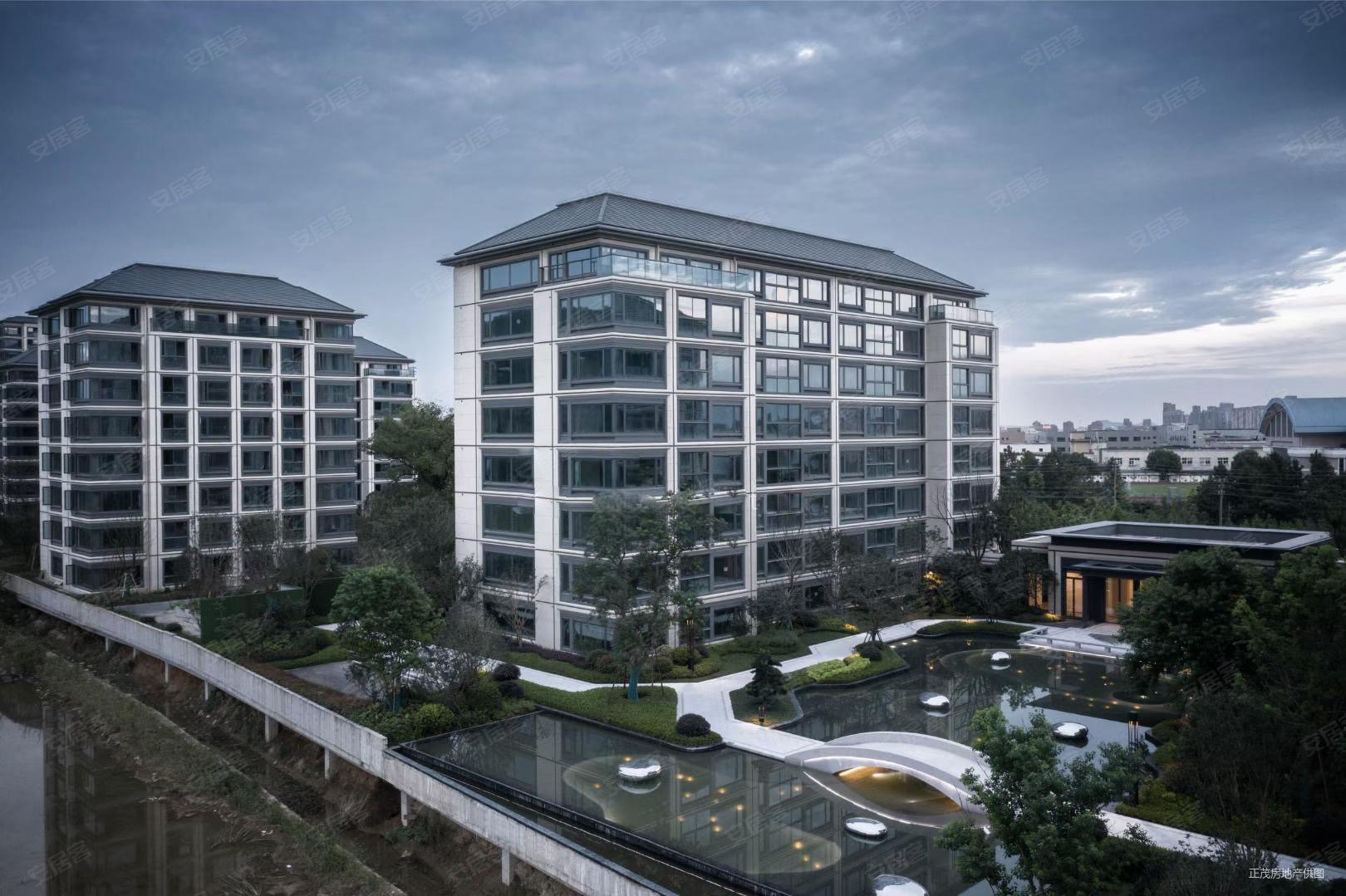 观云小镇特价精装现房,全景高尔夫视野,无任何遮挡!价格可议,蓝城观云