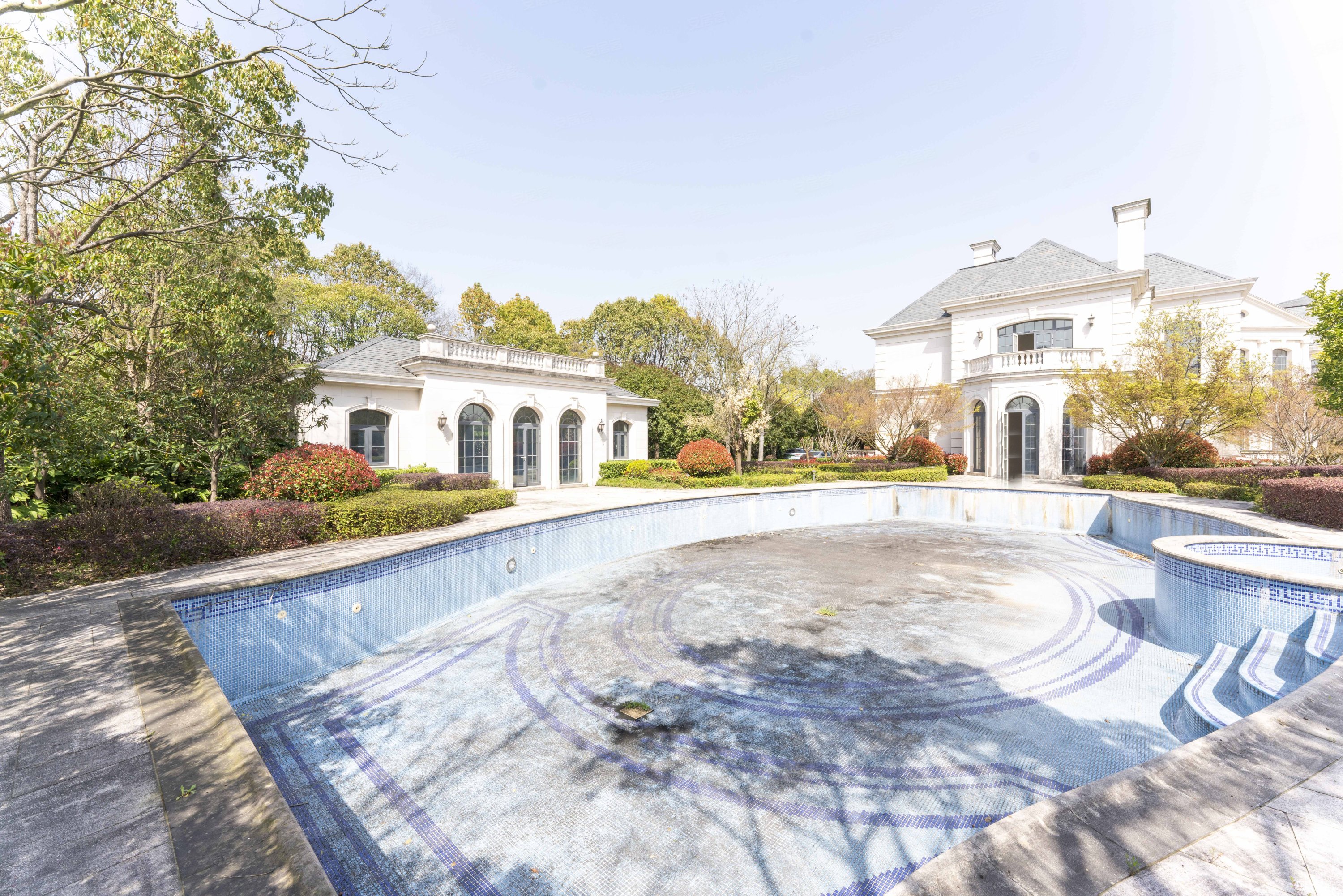 绿城玫瑰园独栋别墅南向采光好楼龄新小区绿化高