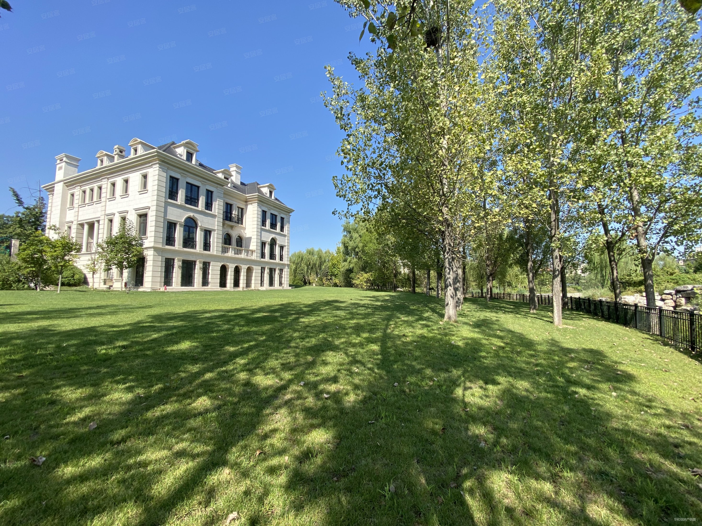 远洋lavie6室3厅6卫1588㎡南北16000万