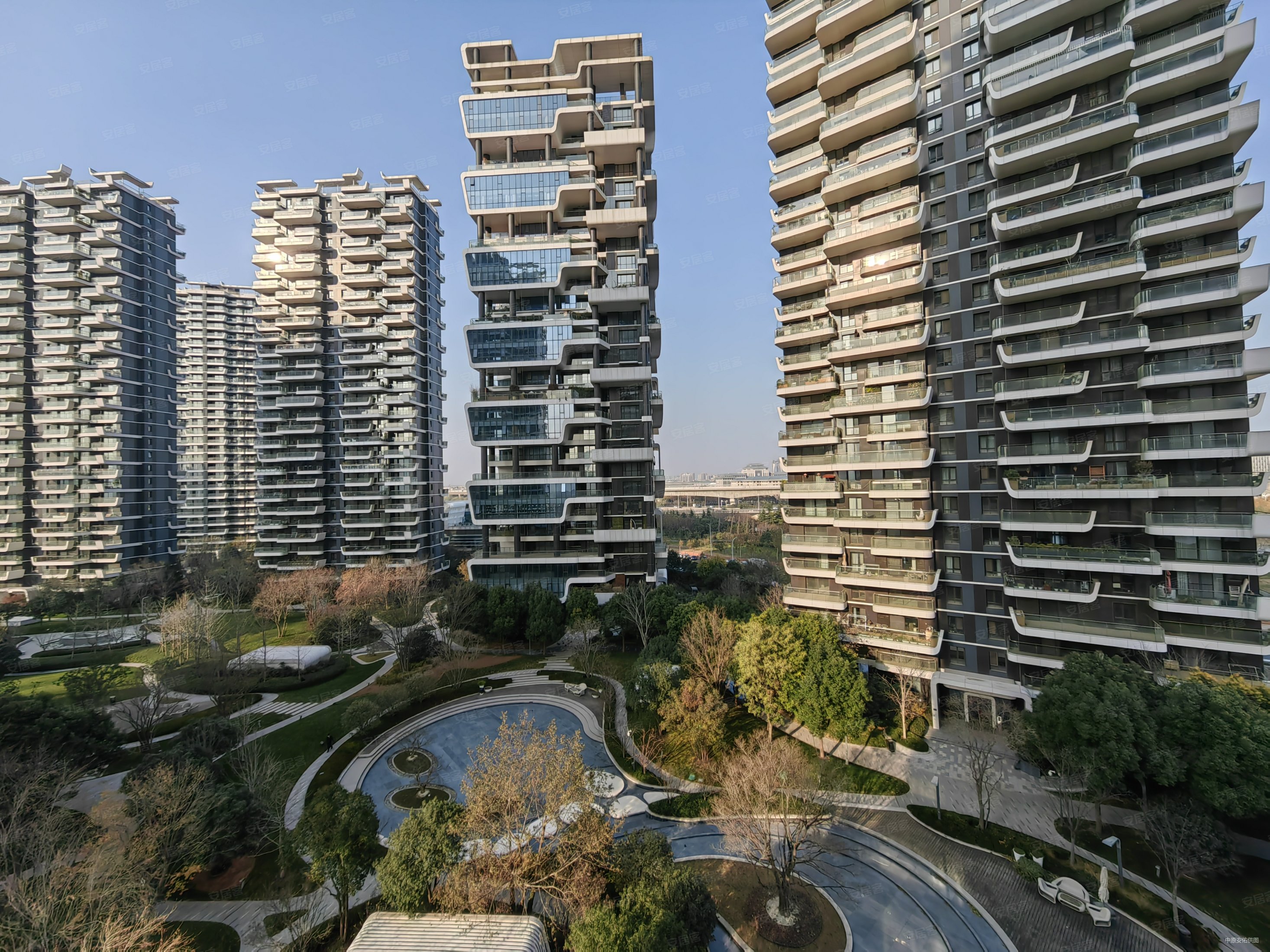 瀚海晴宇5室2厅5卫245.26㎡南北599万