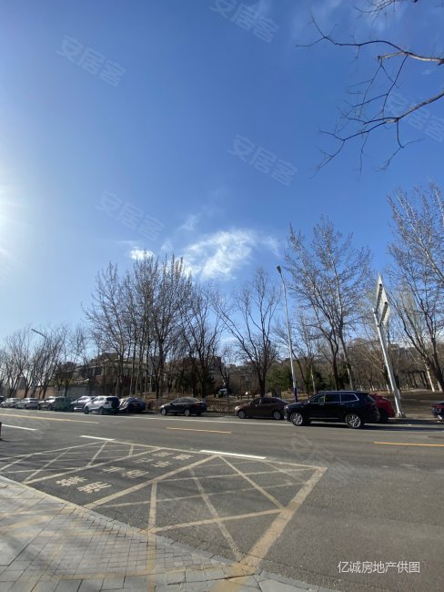 首城汇景湾(南区) 出行方便 近地铁 中间楼层 带电梯通透,首城汇景湾(