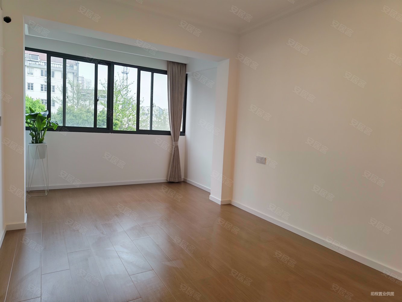 华城二村4室3厅2卫168.34㎡南北79.8万