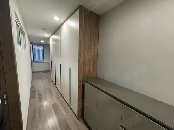 海宁海宁市区马桥御江南(海宁)马桥经编园区 河滨汇  御江南精装2室 包车位宽带 随时看房出租房源真实图片