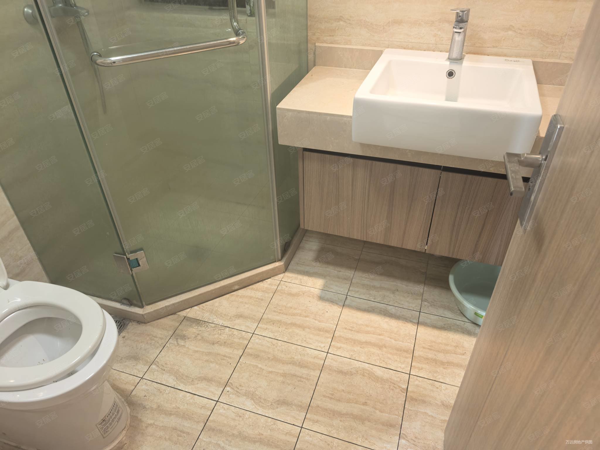 赞成名仕府4室2厅2卫119㎡南106万