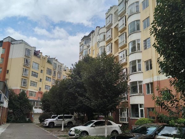 昆明西山马街四季阳光四季阳光小区昆一中西山校区西山法院旁精装修领