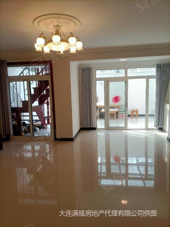 第五郡三号地一楼带下跃面积8032平实际200平