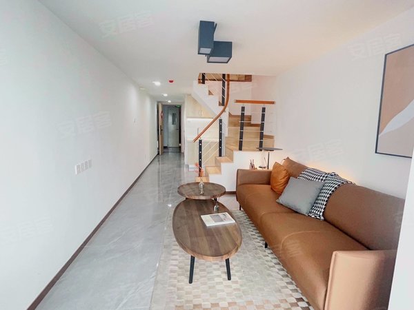 广州荔湾滘口鹅潭汇soho鹅潭汇复式2房家私家电齐全,豪华装修拎包入住