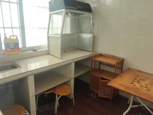 文山文山市州一中片区都市盛林州一中边上一楼两室出租,家具齐全房子干净出租房源真实图片
