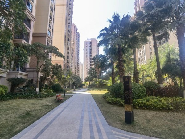 泉州丰泽城东中骏柏景湾(丰泽)中骏柏景湾三房两厅两卫精装含物业高层