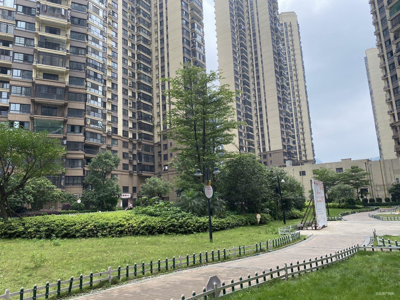 柳南万达华城二手房,115万,4室2厅,2卫,122平米