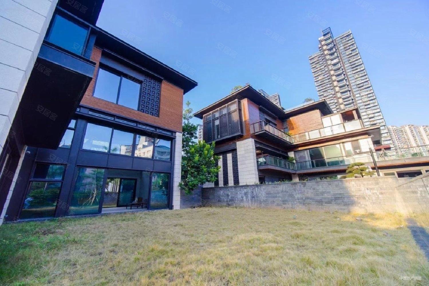 香山美墅联排别墅,上下5层实用1300平,随时看房