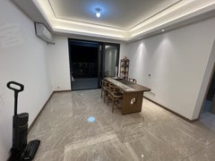 东莞茶山茶山城区金地天曜城(二三期) 4室2厅2卫  电梯房 精装修出租房源真实图片