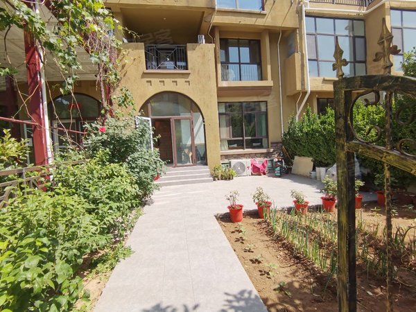 济南高新经十路高新段龙园小区(别墅)精装带院别墅  可办公会所接待