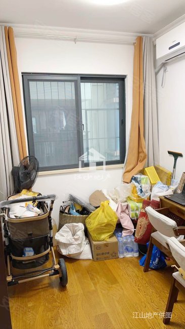 南宁大唐天悦4房2厅精装103万