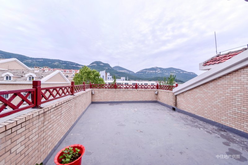 双卫 满五 低密宜居 得房好 南北通透 精装好房 动静分离,中润富华园