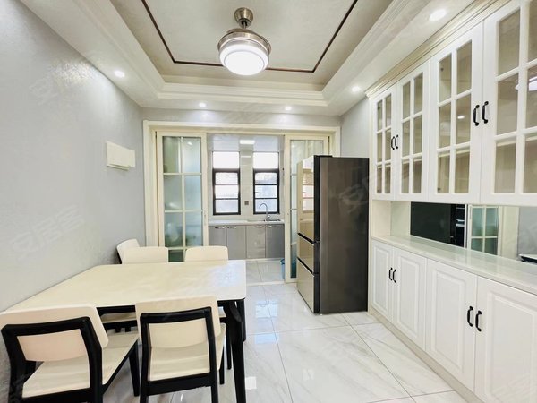 黄冈黄州万达翡翠一品翡翠一品,湖光月色,遗爱湖小区环境档次高出租