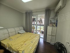 常州武进湖塘湖塘吾悦旁 绿地香颂花园 精装修 厅室分离 民水电带燃气出租房源真实图片