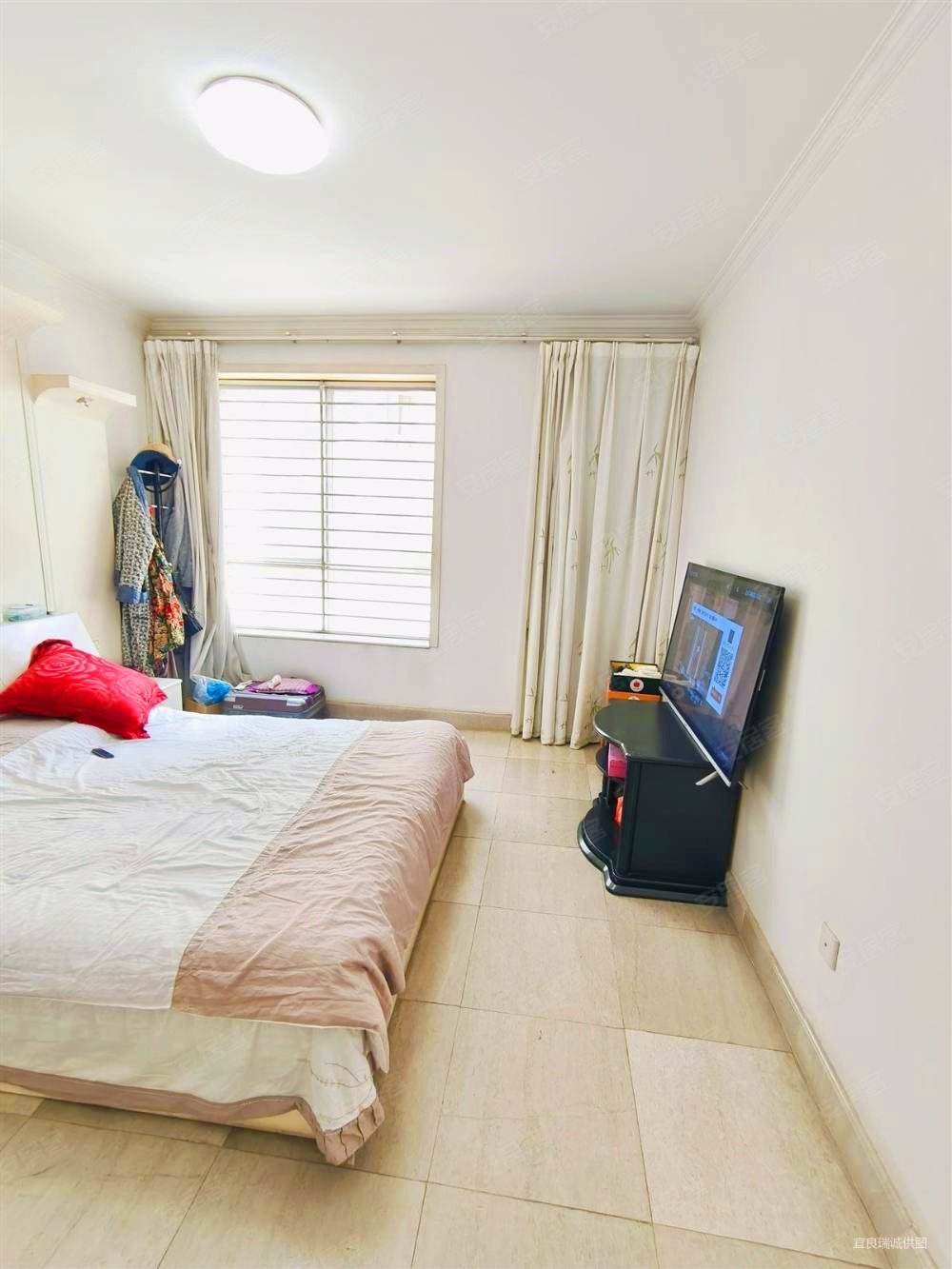 杏林苑5室2厅3卫206㎡南北83万