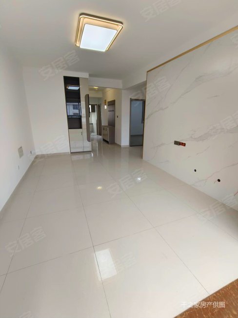 公园附近电梯房精装修 3室 带下室 可房贷 可随时看房,腾跃苑二手房