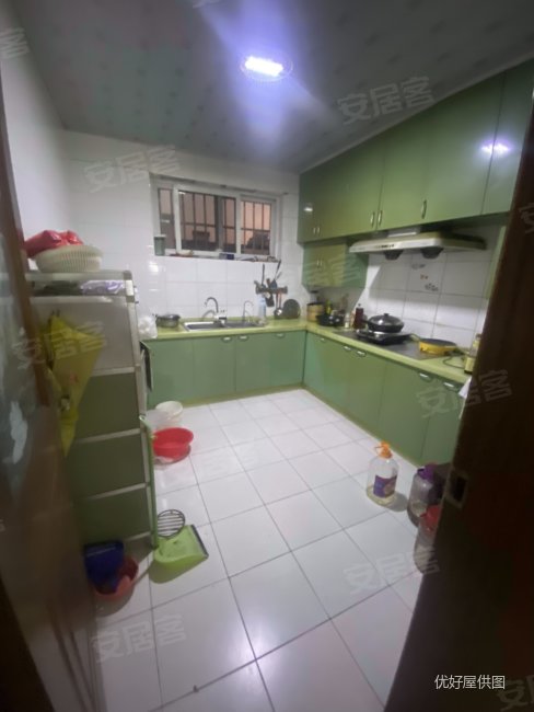 花苑新村顶复满五  带南大露台带车库喜欢这样复试的家人可看