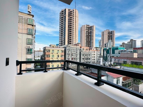 深圳龙岗坂田雪象花园新村华为基地 精装一房一厅 独立阳台 车位充足