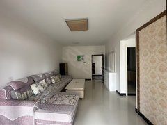 荣成市石岛开发区价格不高 有空调 凤凰湖D2区 西门旁 家电家具齐全 随时看出租房源真实图片