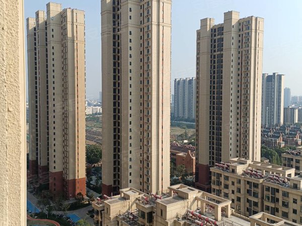 无锡惠山堰桥悦湖花园省锡中二小旁,公园悦府精装三房出租,中间楼层