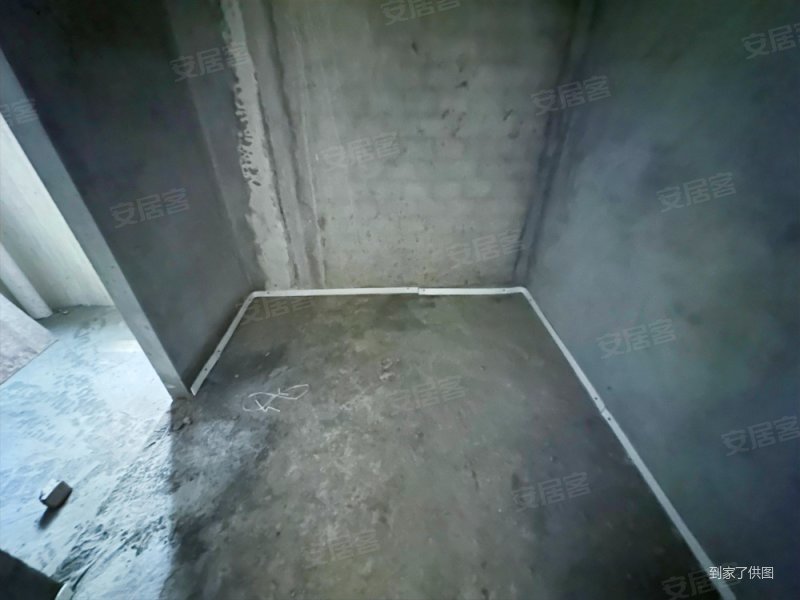 超大花园地下室大露台叠拼别墅业主急售使用面积轻松300,恒大麓山湖