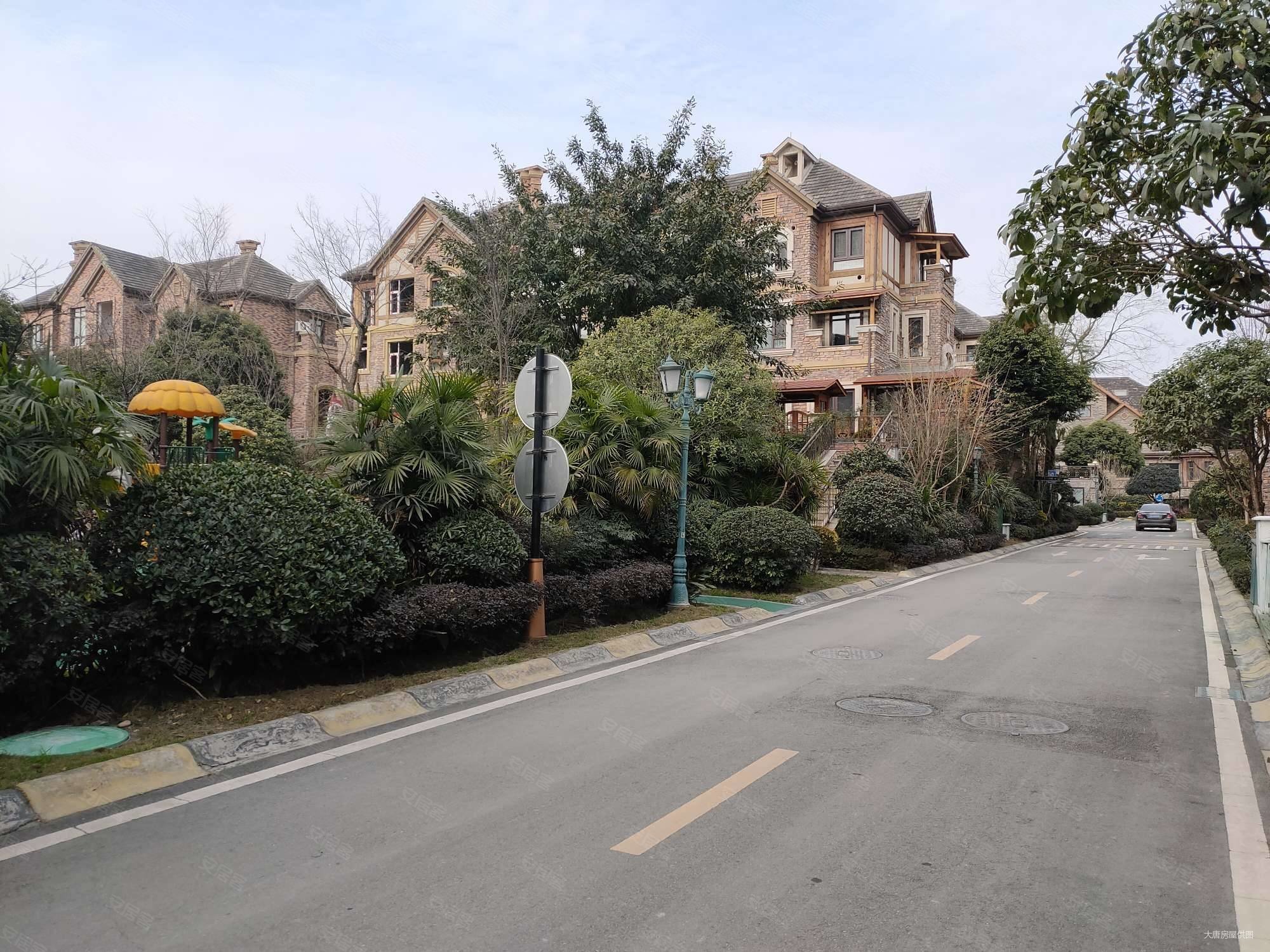 成都房产网>成都二手房>新津二手房>新津城区二手房>廊桥水乡(别墅)>