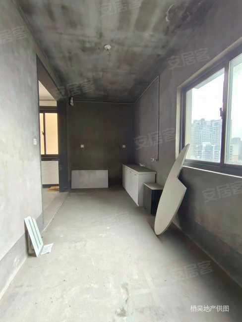 空中别墅!六房四卫!空间感十足!有钥匙!