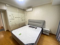 镇江句容句容吾悦广场急租 吾悦广场旁 公园尚城精装两室 干净整洁 居家装修出租房源真实图片