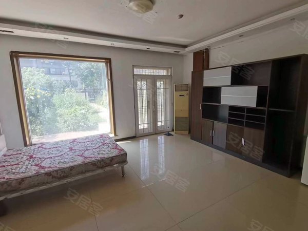 沈阳于洪怒江北街加州花园(别墅)边户 大花园 采光好  加州联排 适合