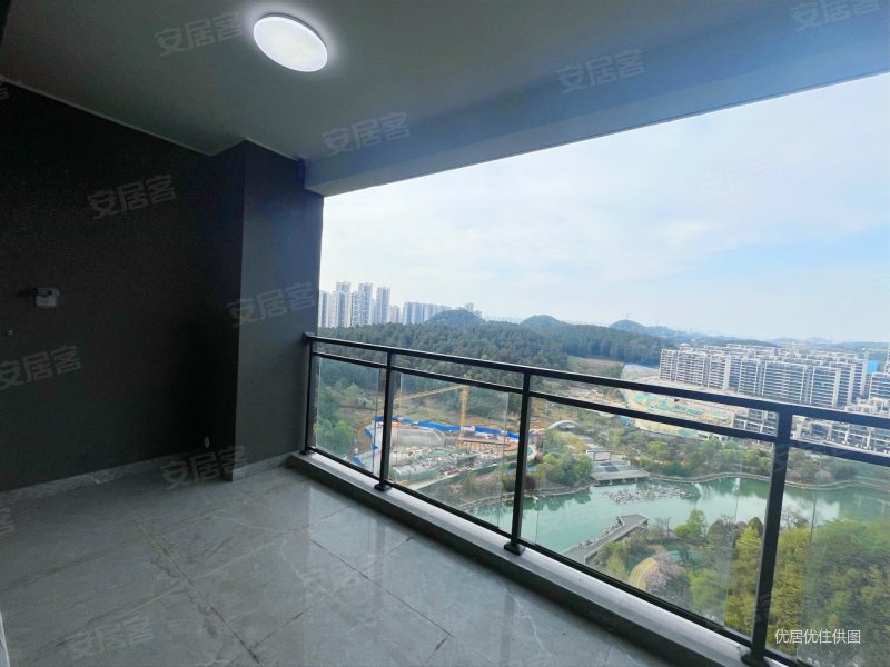 中海映山湖c区御湖4室2厅2卫143㎡东北230万