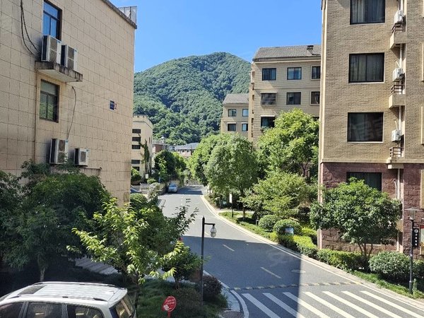 杭州富阳银湖银湖花苑(公寓住宅)银湖 朝南大阳台 六号线地铁口 内厨