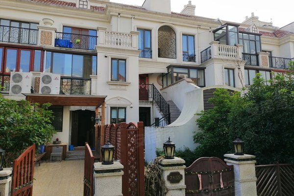 上海二手房 世茂纳米魔幻城 > 屠鲁虎解读世茂纳米魔幻城小区不足