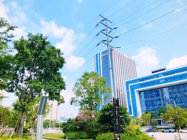 南宁兴宁朝阳杭州路3号营业楼朝阳广场地铁口一房一厅 无中介f 可短租