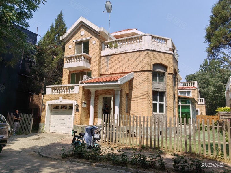 捡漏名都园独栋临体育场视野好采光好东南朝向