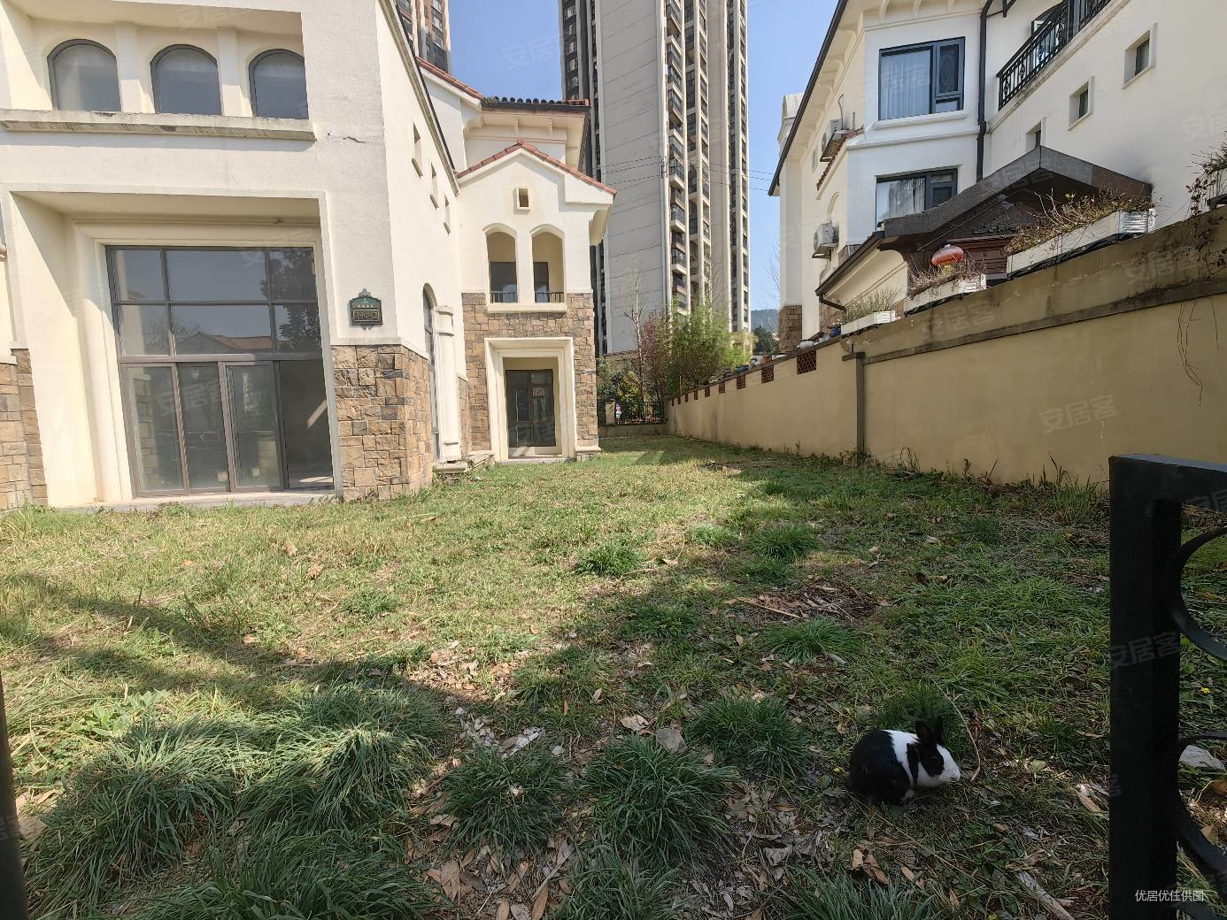 乐湾国际山湖御景别墅