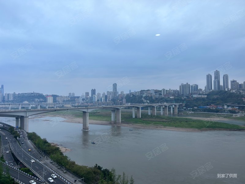 新上一线江景丶网红南滨路丶惊轻轨站就在门口