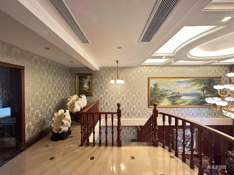 保利叶上海(二期别墅)5室2厅4卫235.23㎡南1499万