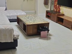 阿克苏阿克苏市阿克苏城区年租17000 怡景花园 电梯 两室 家具家电齐全 领包入住出租房源真实图片