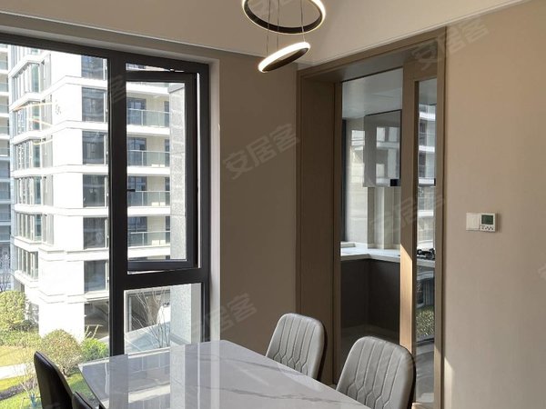 绍兴柯桥安昌钱江彩虹府彩虹府精装修3300一个月,拎包入住出租房源