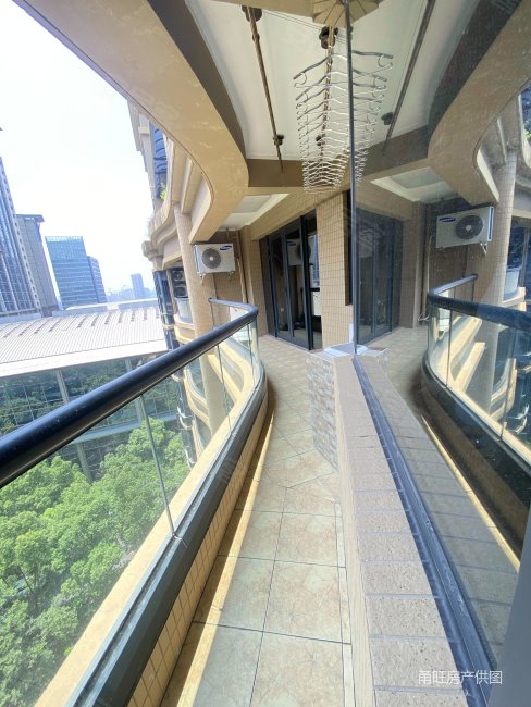 绿城皇冠花园一期 精装三房 双阳台 高层 视野开阔,皇冠花园(一期)