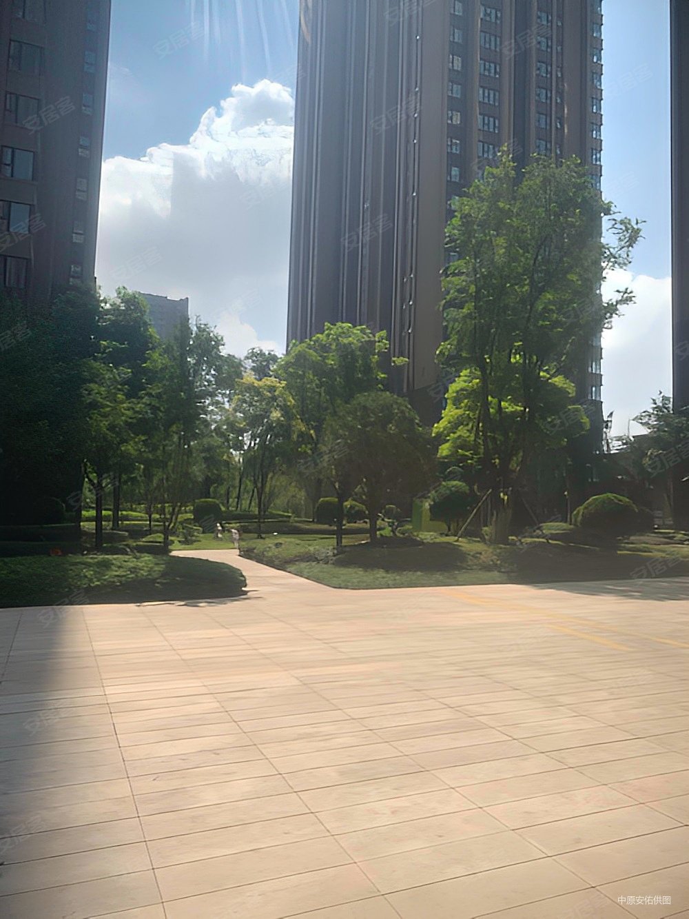 亚星环翠居3室2厅2卫127.04㎡南北127万