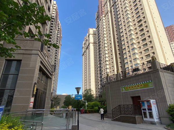 乌鲁木齐水磨沟南湖北路华凌公馆南湖 昆仑路 绿城玉园对面 华凌公馆