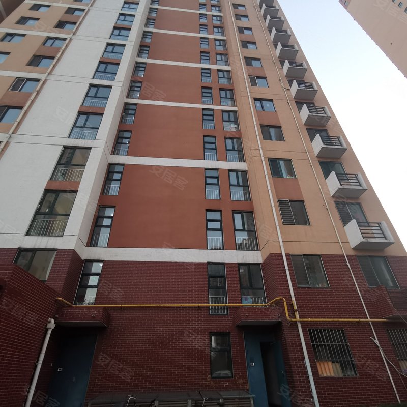 刘鹏 2021-01-12   :  :44 博鑫翰城小区共7栋楼,5栋33层高层,1栋17层