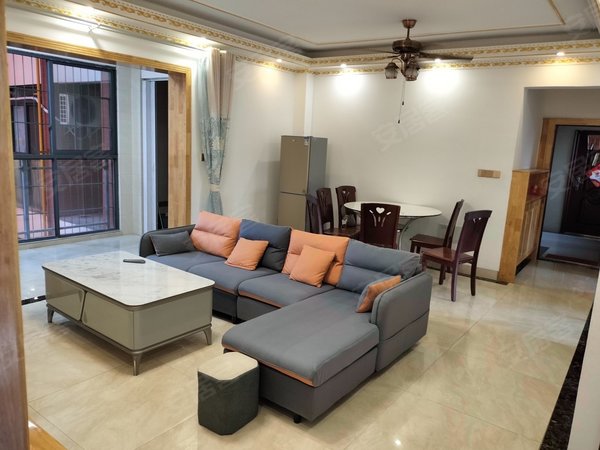 南宁西乡塘大学东路中旭天悦西宁路4房2厅2卫中楼层,随时看房!